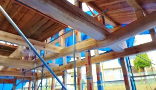 自然素材、赤松梁、檜、杉無垢材、創る木のお家健康住宅屋根終い始まる１０、２１
