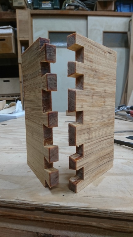 木組みの箱